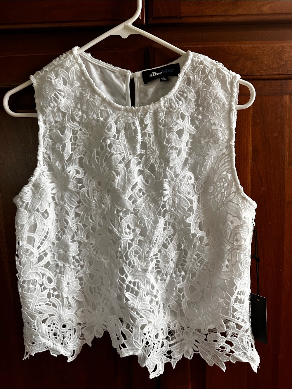 Alice Blue White Floral Lace Sleeveless pullover top